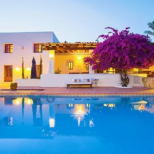 Pere Lifestyle & 4*, Cala Llonga (Ibiza) España